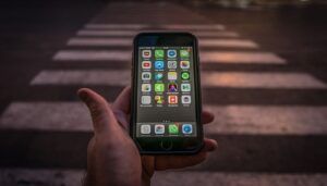Heads up Android l'alert per chi cammina usando lo smartphone