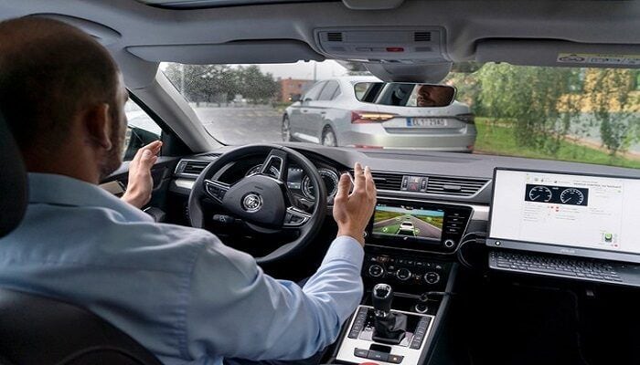 Skoda guida autonoma follow the vehicle