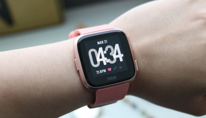 Fitbit: arriva l’integrazione con Google Assistant su Sense e Versa 3