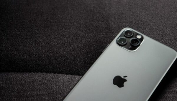 iPhone 13 notch