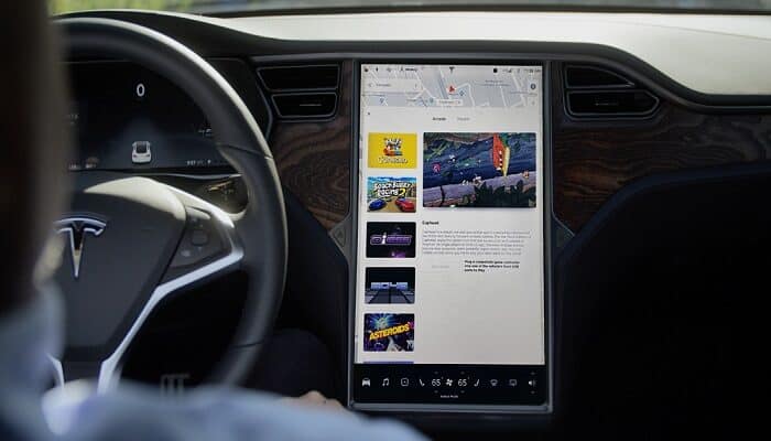 Tesla Apple Amazon servizi musica