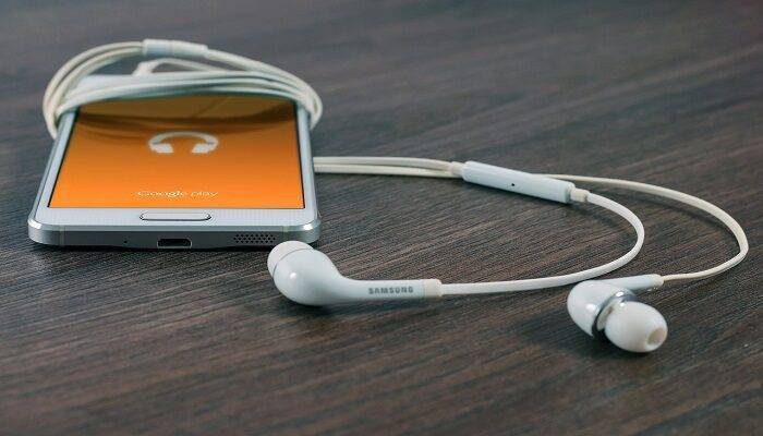 radio fm addio smartphone dal 2021