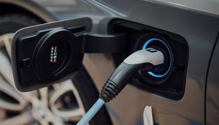 Veicoli elettrici: ridurre le emissioni sapendo quando ricaricare