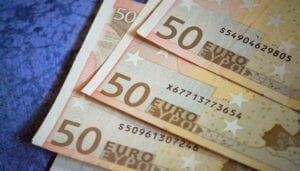 bancomat in arrivo aumento costo prelievi
