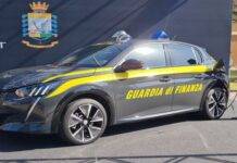 Guardia di Finanza Peugeot e-208
