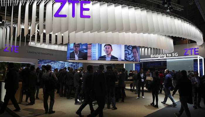 ZTE, Axon 20 5G, UDC, MWC Shanghai 2021