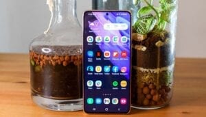 samsung-galaxy-s21-personalizzati-sfondi-smartphone-android-display