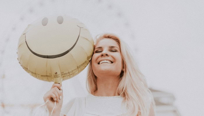 Sorrisi nelle foto, uno studio rivela perché non tutti piacciono allo stesso modo