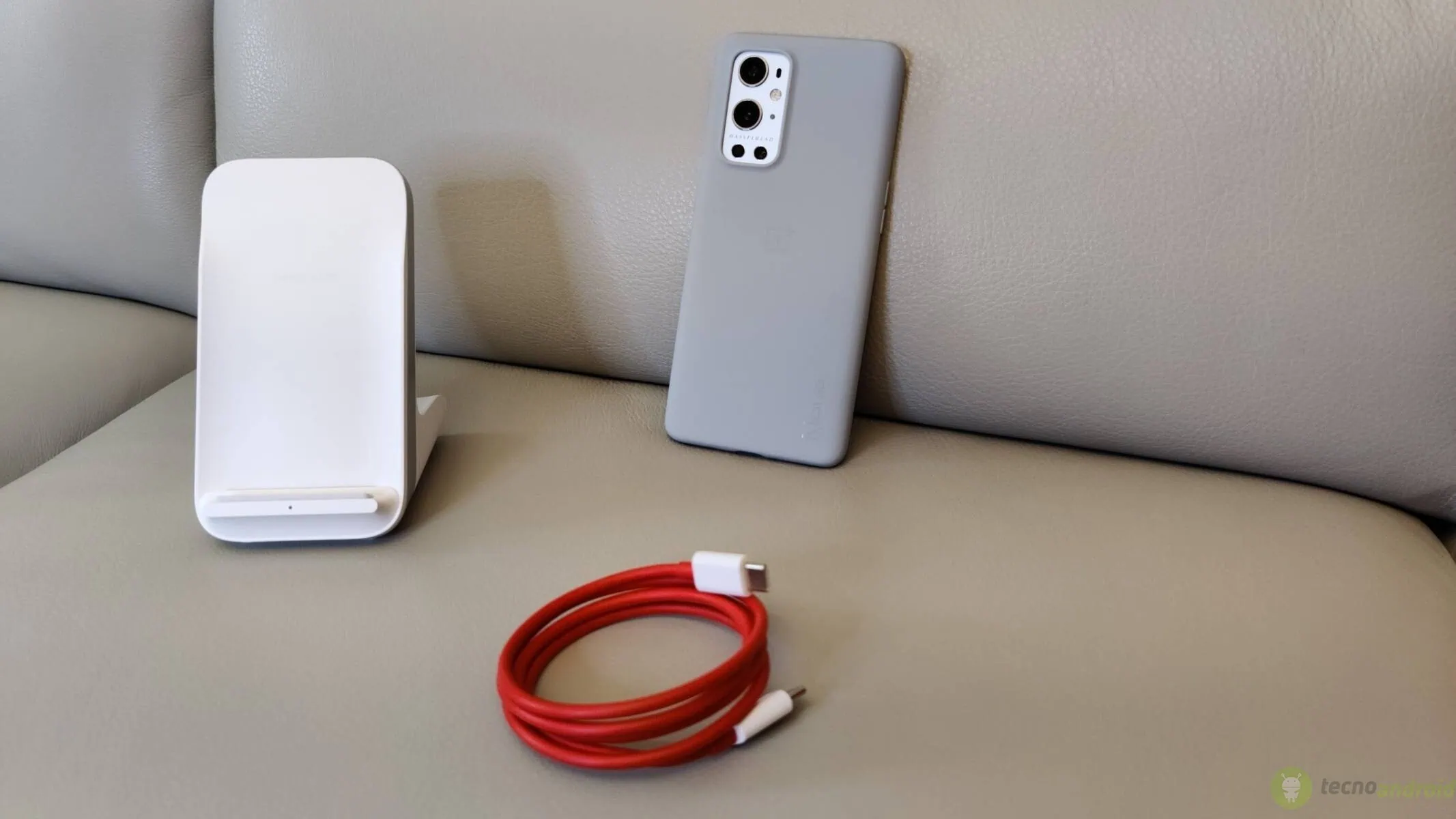 OnePlus 9 Pro (70) Warp Charge Wireless