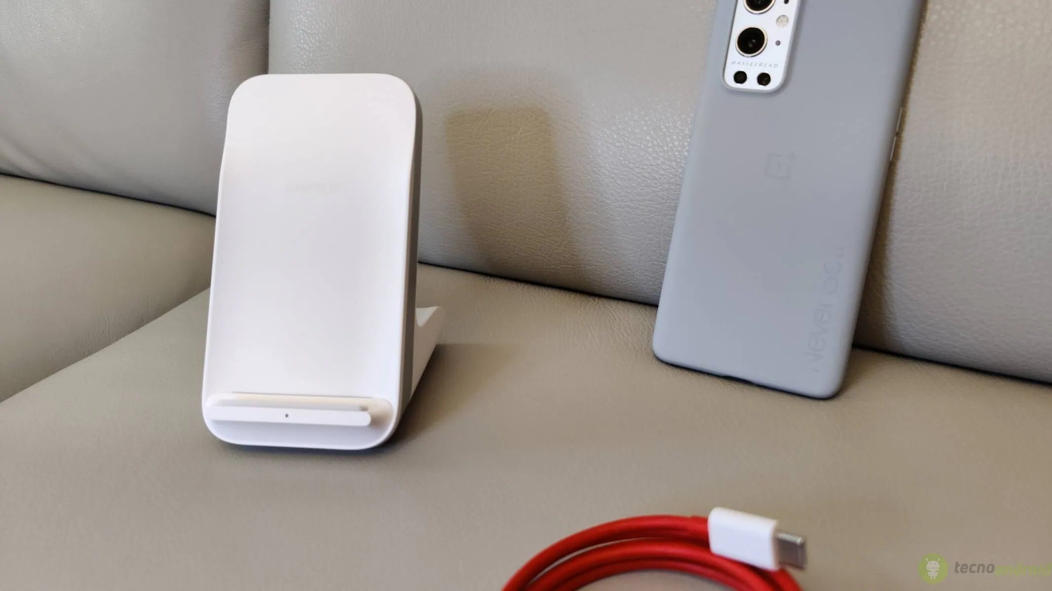 OnePlus 9 Pro (71) Warp Charge Wireless