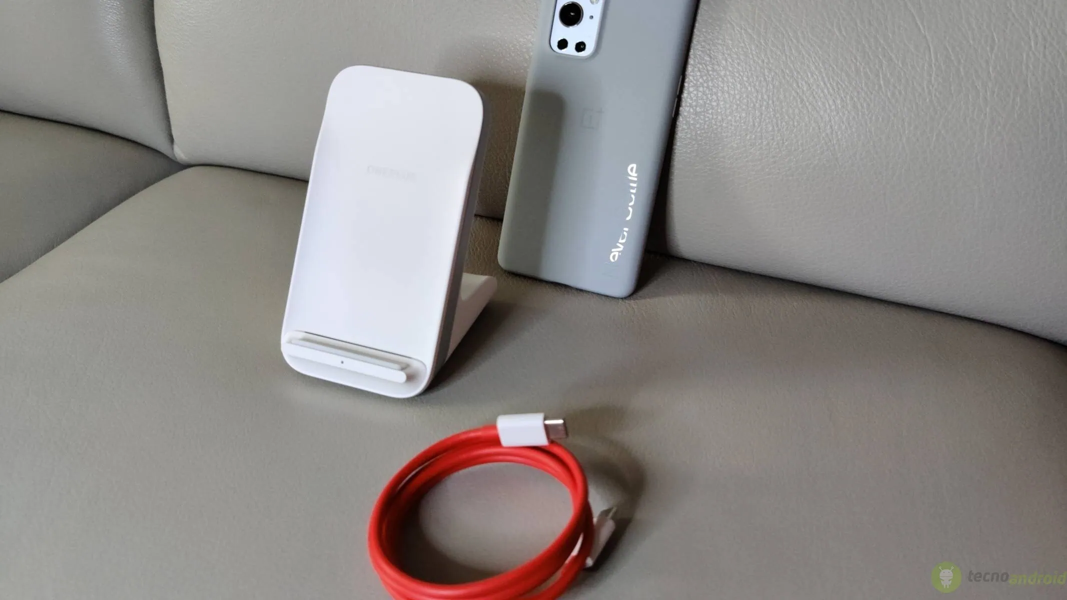 OnePlus 9 Pro (74) Warp Charge Wireless