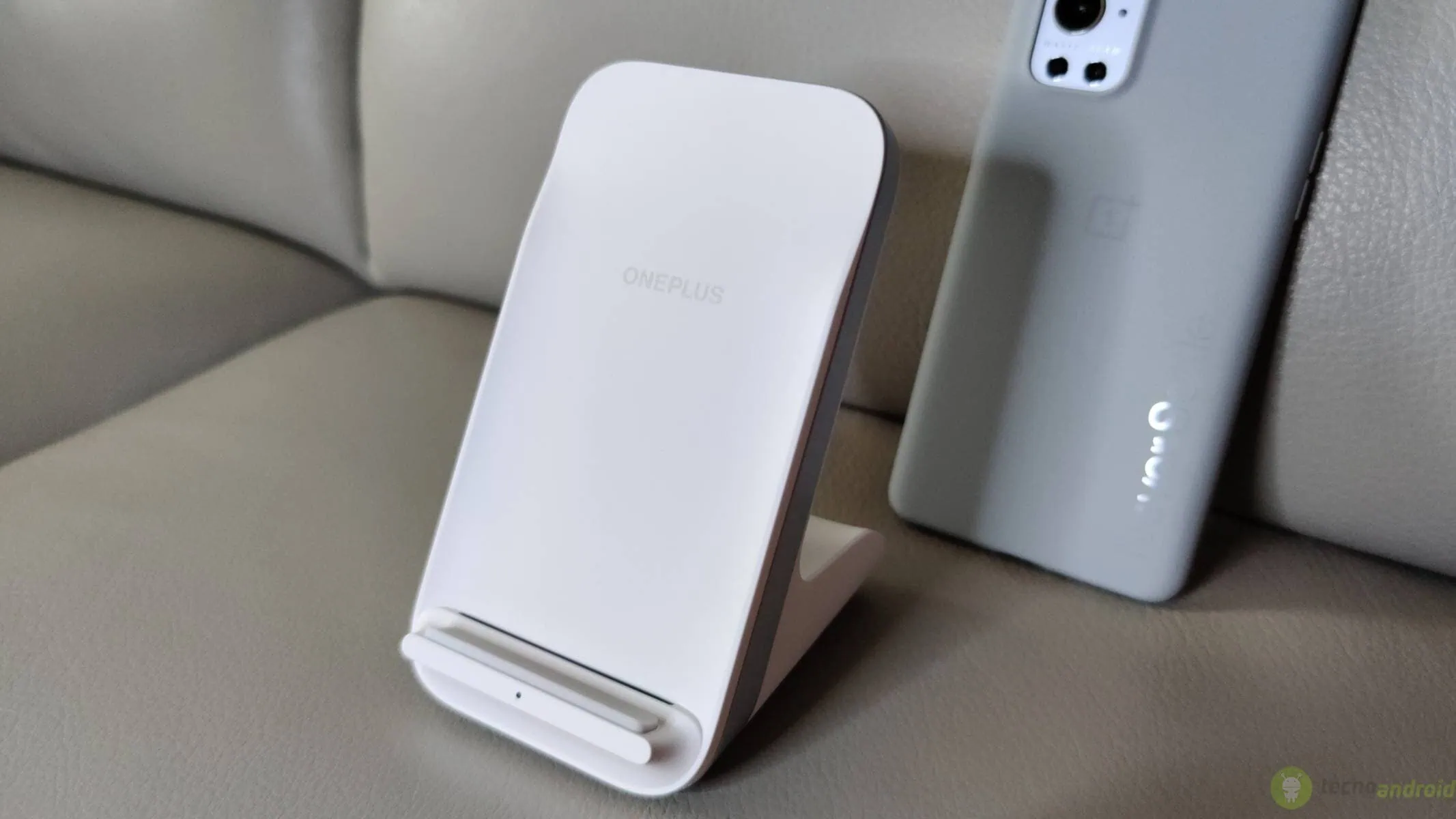 OnePlus 9 Pro (75) Warp Charge Wireless