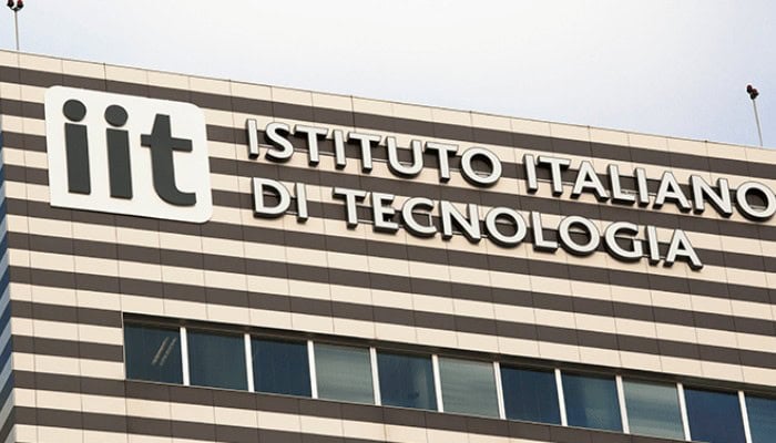 Tatuaggio smart: l’IIT ha creato il primo tatuaggio con tecnologia OLED