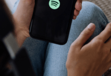 Spotify podcast Apple