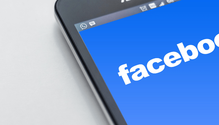 Facebook bracciali realtà aumentata