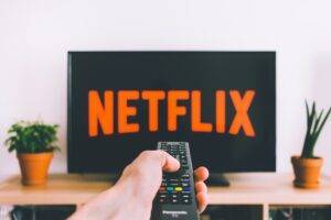 https://tecnoandroid.it/2021/03/03/tenebre-e-ossa-appare-online-il-primo-trailer-della-serie-netflix-basata-sul-bestseller-882863