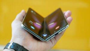 samsung-smartphone-pieghevole-due-volte