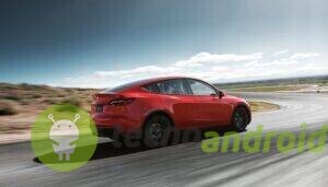 tesla-autopilota-auto-polizia-incidente