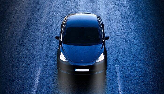 tesla-truffa-clienti-doppio-pagamento