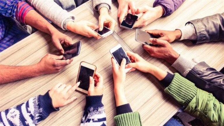 Smartphone e radiazioni: la verità sui pericoli e quali sono i più radioattivi