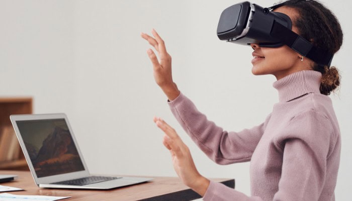 Apple: il visore per la realtà mista arriverà nel 2022