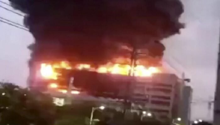 apple-incendio-fabbrica-fornitore
