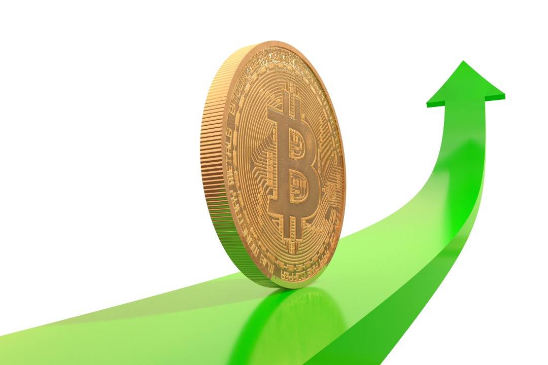 Bitcoin, nuovo record per la criptovaluta: toccati i 63mila dollari