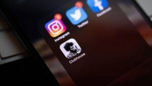 clubhouse-attacco-hacker-dati-utenti-social
