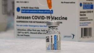 vaccini-covid-grecia-johnson
