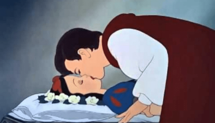 Biancaneve e il bacio non consensuale: cosa è accaduto realmente