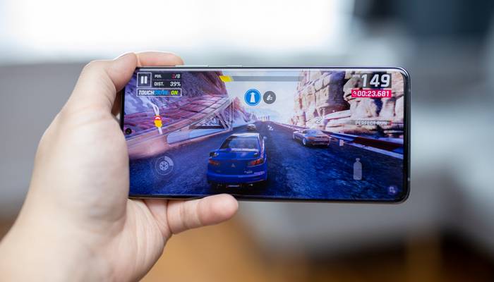 Samsung-Galaxy-S20-Ultra-gaming-phone-raffreddamento-liquido-ventola-android