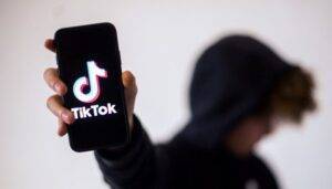 TikTok 500 mila utenti rimossi