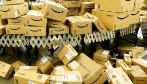 amazon-accusa-distruggere-prodotti