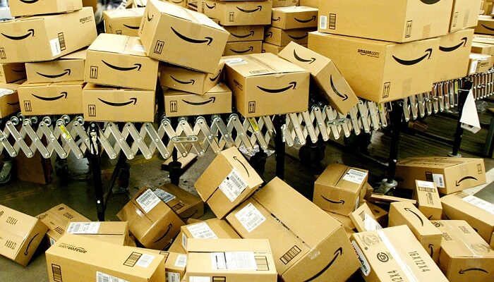 amazon-accusa-distruggere-prodotti