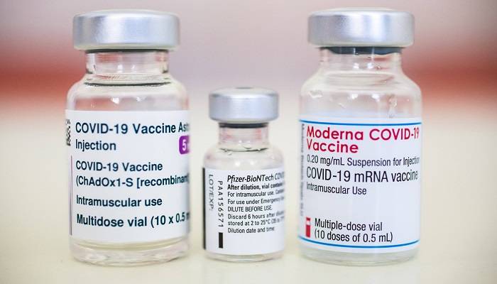 AstraZeneca meno efficace di Pfizer nel ridurre la mortalità: lo studio