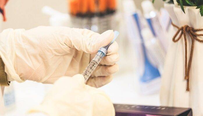 astrazeneca-pfizer-vaccini-effetti-collaterali