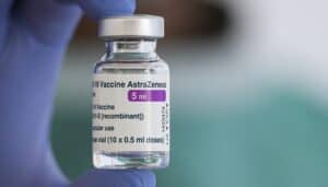 astrazeneca-rischi-reazioni-efficacia-seconda-dose