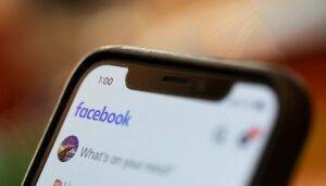 facebook-minaccia-pagamento-iphone-instagram
