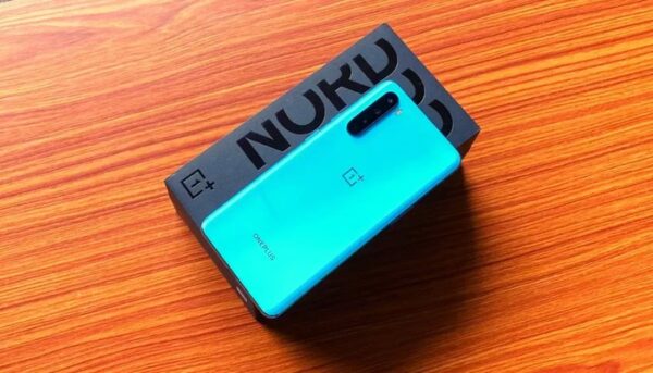 oneplus-svelato-accidentalmente-smartphone