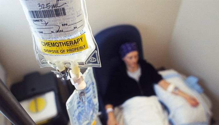 Vaccini Covid-19: nei malati di cancro sono meno efficaci