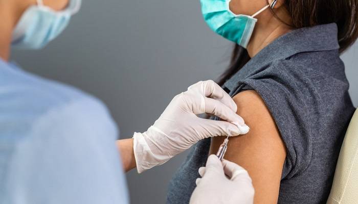 Vaccini Covid-19: il perché si rischia di avere degli effetti collaterali