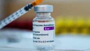 astrazeneca-timori-effetti-collaterali-vaccino-giovani