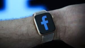 facebook-smartwatch-display-rimovibile-sorprese