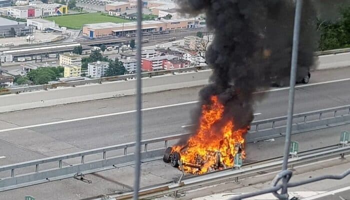 tesla-incidenti-pericolosi-fiamme