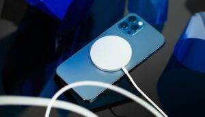 apple-presentato-nuova-batteria-magsafe-serie-iphone-12