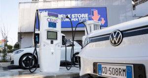 Enel X e Gruppo Volkswagen: la partnership per 3000 punti di ricarica in Italia