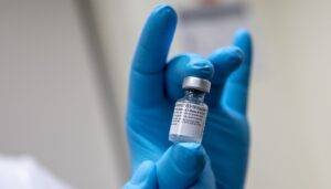 pfizer-astrazeneca-effetto-collaterale-indiretto