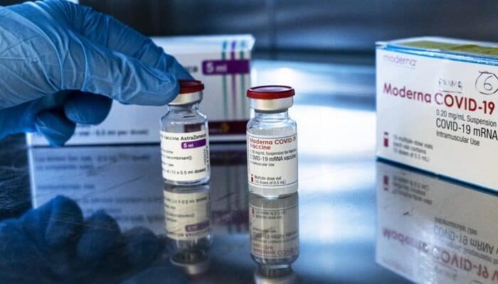 vaccini-covid-mischiare-dosi