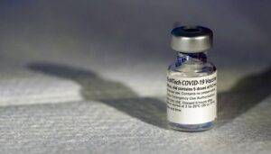 vaccini-covid-nuovo-effetto-collaterale-pfizer