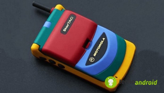 motorola-da-collezione-startac-70-rainbow